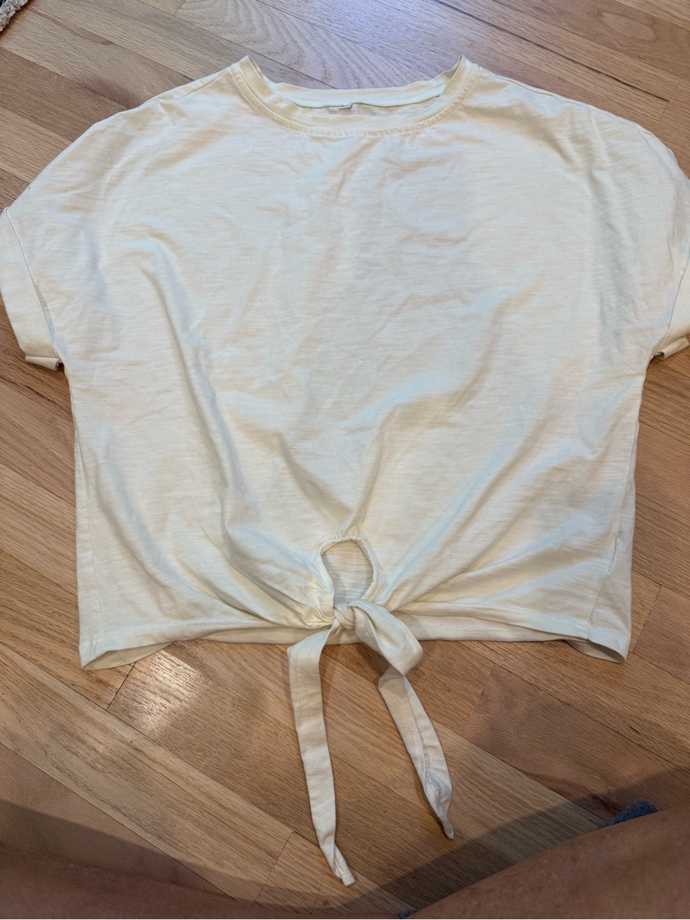 Women’s Cream Tie-Front Short Sleeve Top